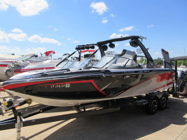 2018 Tige Z3 Ski Boat w/ T/A Trailer