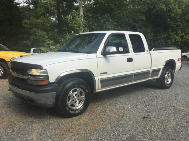 2000 Chevrolet Silverado 1500 LS 4x4 Extended Cab Pickup