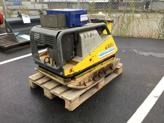 2010 Wacker Neuson DPU 7060Fet Vibratory Plate Compactor 2010 Wacker Neuson DPU 7060Fet Vibratory Plate Compactor