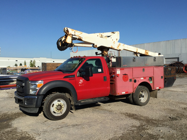 Altec AT37-G Bucket on 2012 Ford F-550 XL Super Duty 4x4 Truck Altec AT37-G Bucket on 2012 Ford F-550 XL Super Duty 4x4 Truck