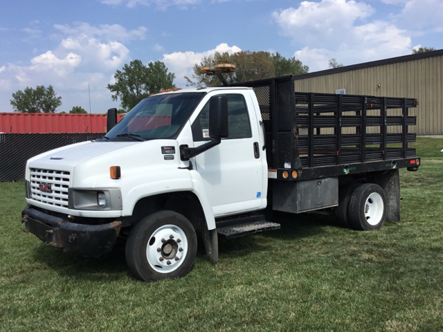 2005 GMC C4500 S/A Flatbed Truck