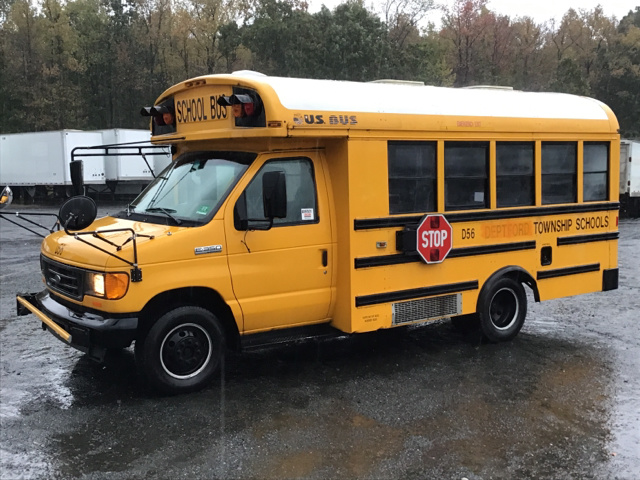 2006 Ford E350 Bus