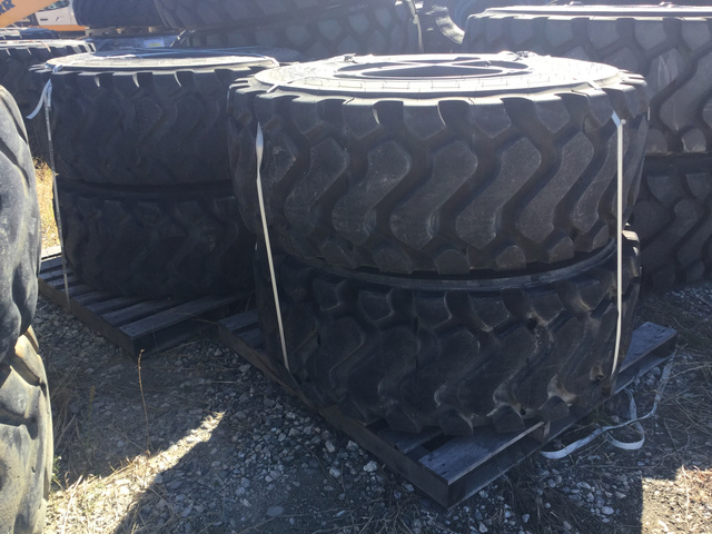 Lot of (4) Michelin 23.5R25 Tires w/Wheels Lot of (4) Michelin 23.5R25 Tires w/Wheels