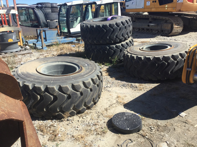 Lot of (4) Michelin 23.5R25 Tires w/Wheels Lot of (4) Michelin 23.5R25 Tires w/Wheels