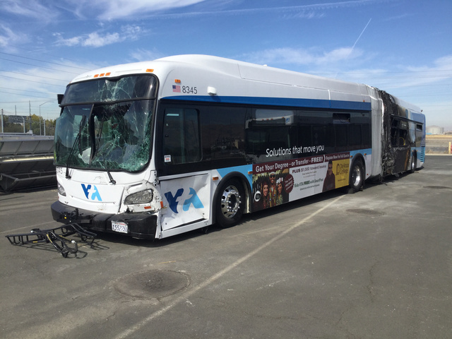 2018 New Flyer XDE60 Bus