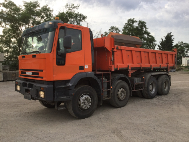 2002 Iveco Trakker Tri/A Dump Truck