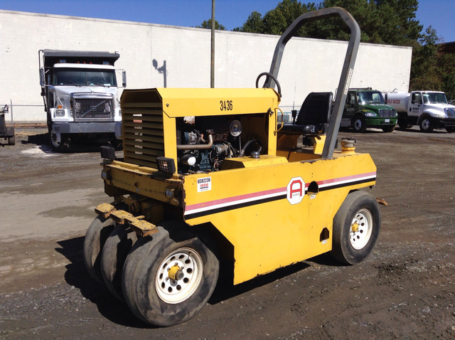 2015 Anders 3436 Pneumatic Roller