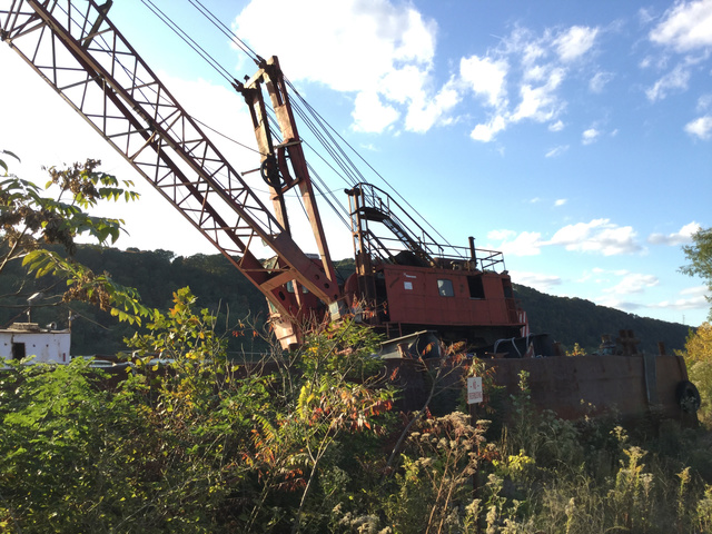 Salvage Manitowoc 4600 Crane Barge