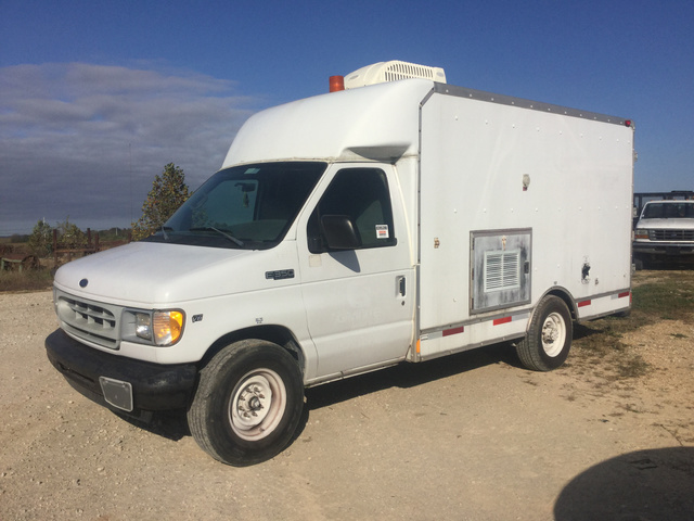 2002 Ford F350 Van Truck