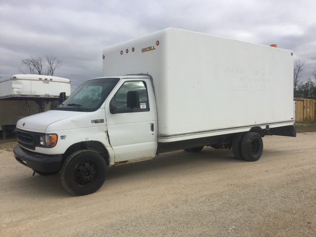2000 Ford E450 Van Truck