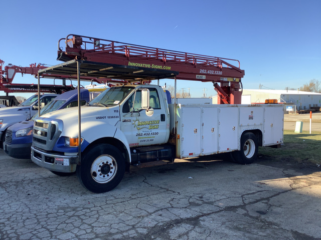 2008 Ford F-750 S/A Utility Truck w/ Ladder