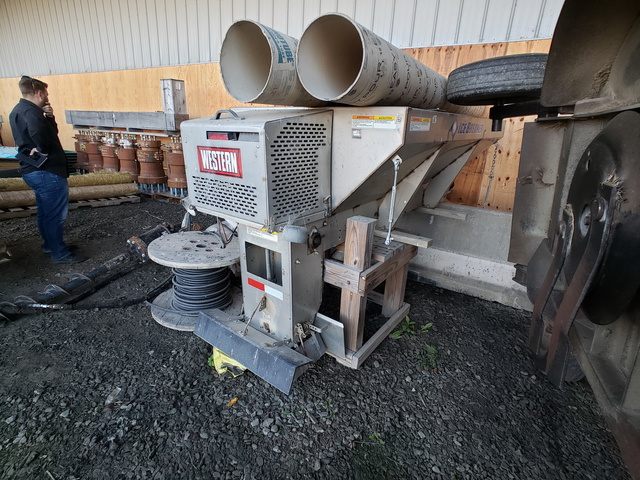 Western Ice Breaker 8' RC STS Briggs Salt Spreader Western Ice Breaker 8' RC STS Briggs Salt Spreader