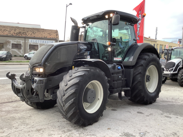 2013 Valtra S353 4WD Tractor
