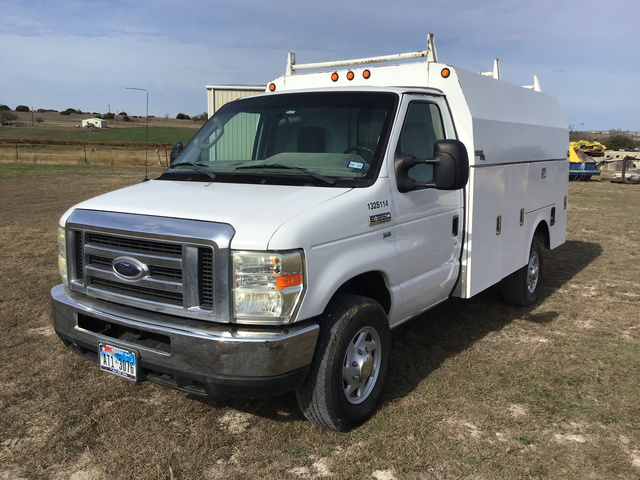 2009 Ford E-350 Super Duty Utility Truck