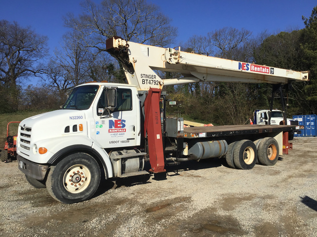 Terex BT4792 Straight Boom on 2005 Sterling T/A Truck