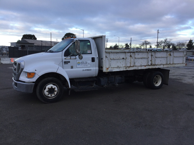 2005 Ford F-650 XL Super Duty S/A Flatbed Dump Truck