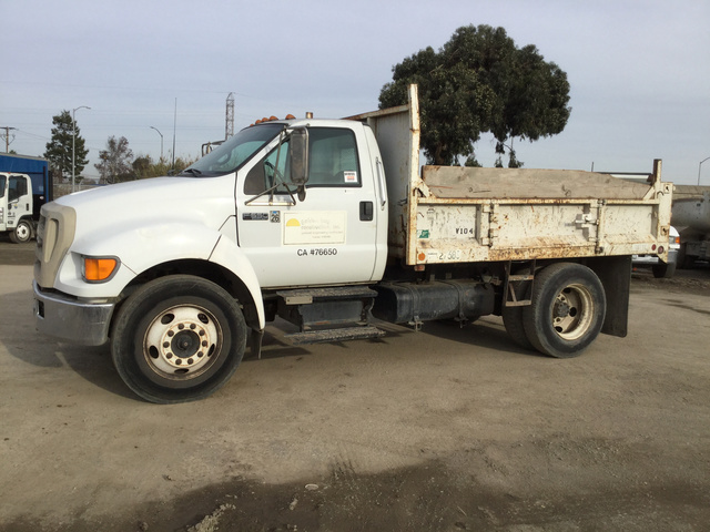 2004 Ford F-650 XL Super Duty Dump Truck