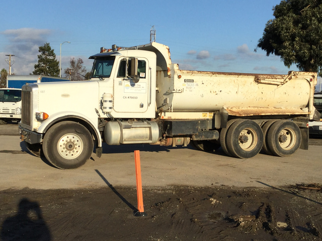 1998 Peterbilt 378 T/A Dump Truck
