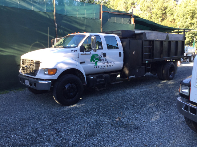 2000 Ford F-750 Super Duty S/A Dump Truck 2000 Ford F-750 Super Duty S/A Dump Truck