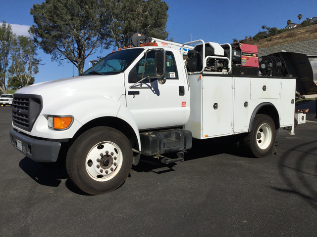 2003 Ford F-650 XL Super Duty S/A Service Truck w/ Crane