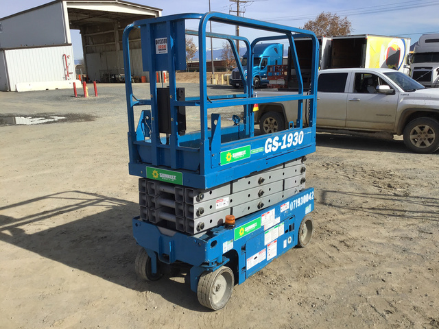 2007 (unverified) Genie GS-1930 Electric Scissor Lift