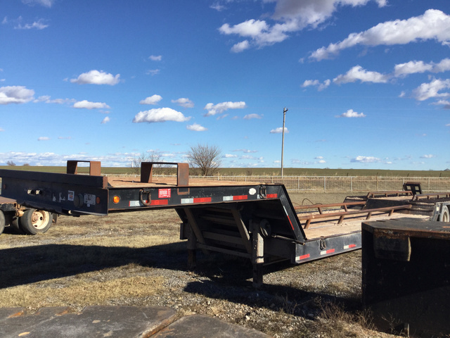 2009 Viking Tri/A Equipment Trailer