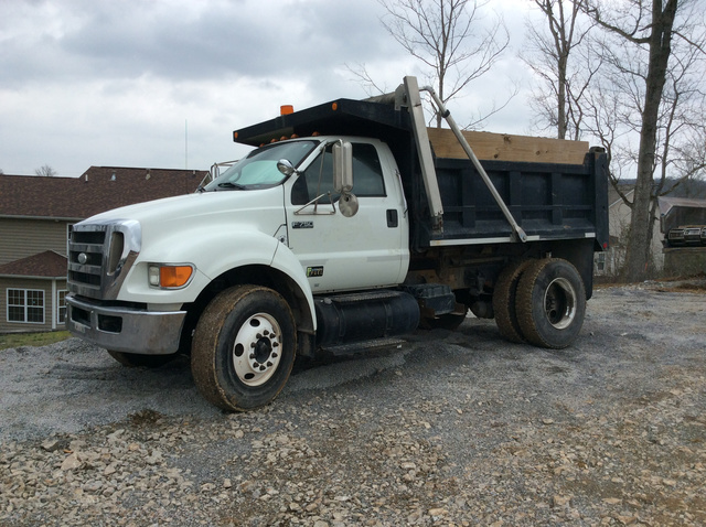 2009 Ford F-750 XL Super Duty Dump Truck 2009 Ford F-750 XL Super Duty Dump Truck