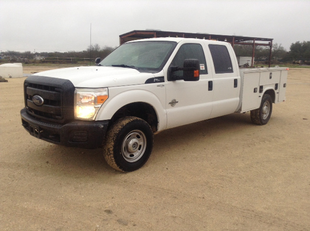 2015 Ford F-250 Super Duty 4x4 Utility Truck