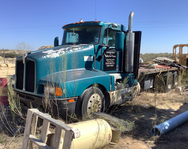 Kenworth T/A Flatbed Truck Kenworth T/A Flatbed Truck