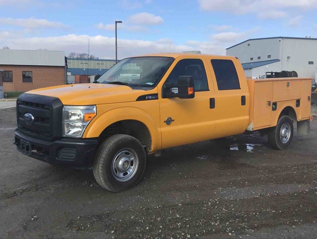 2012 Ford F-350 Super Duty 4x4 S/A Utility Truck