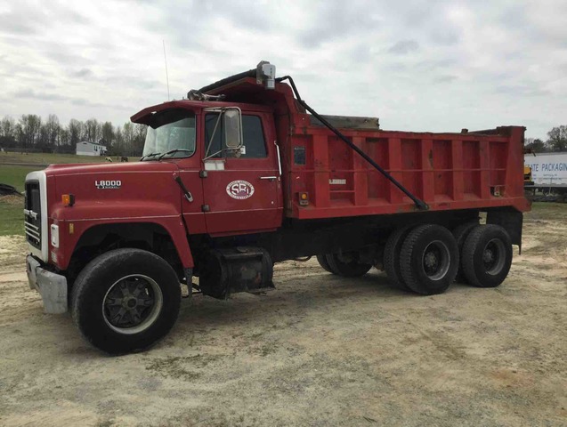 1988 Ford LT8000 T/A Dump Truck 1988 Ford LT8000 T/A Dump Truck