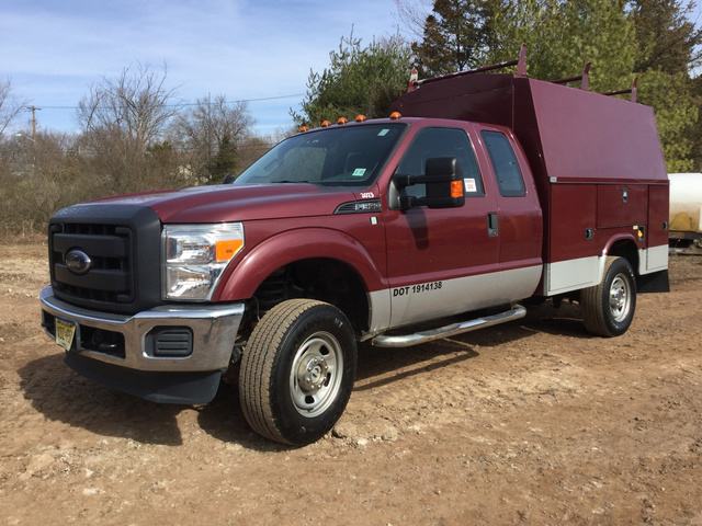 2016 Ford F-350 Super Duty 4x4 Utility Truck 2016 Ford F-350 Super Duty 4x4 Utility Truck