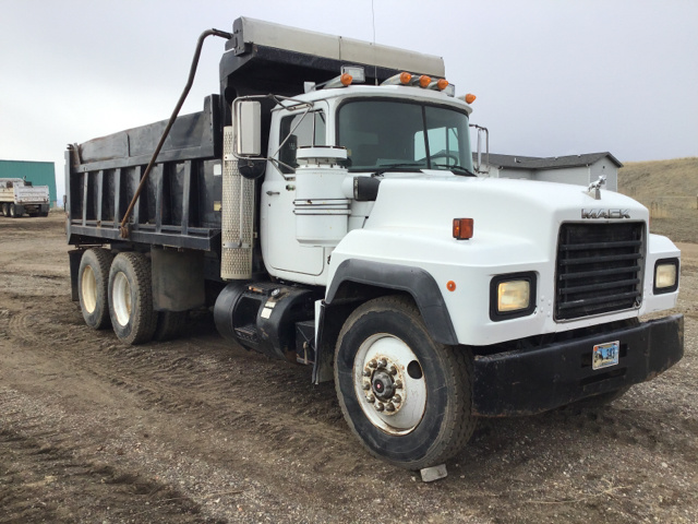 1993 (unverified) Mack RD688A T/A Dump Truck 1993 (unverified) Mack RD688A T/A Dump Truck