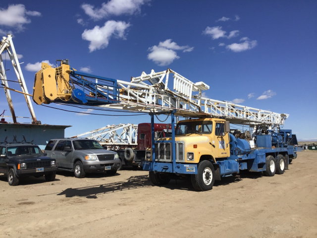 1980 International S/A Digger Derrick