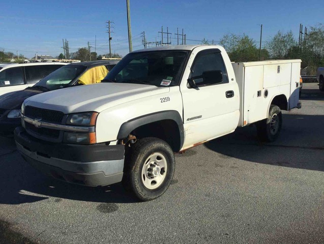 2004 Chevrolet 2500 HD 4x2 S/A Utility Truck