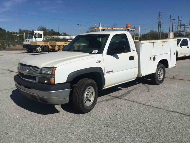 2003 Chevrolet C2500 4x2 S/A Utility Truck