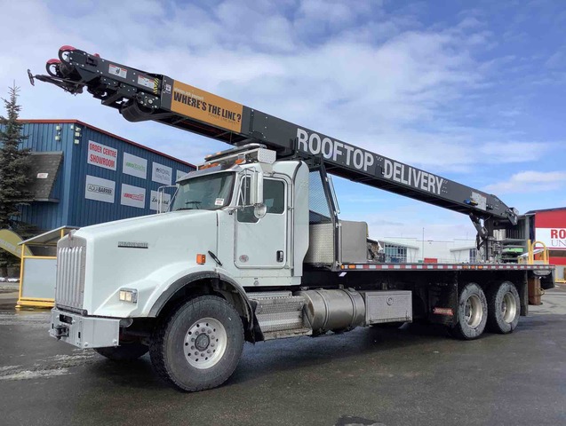 2019 Kenworth T800 T/A Flatbed Truck w/Conveyor