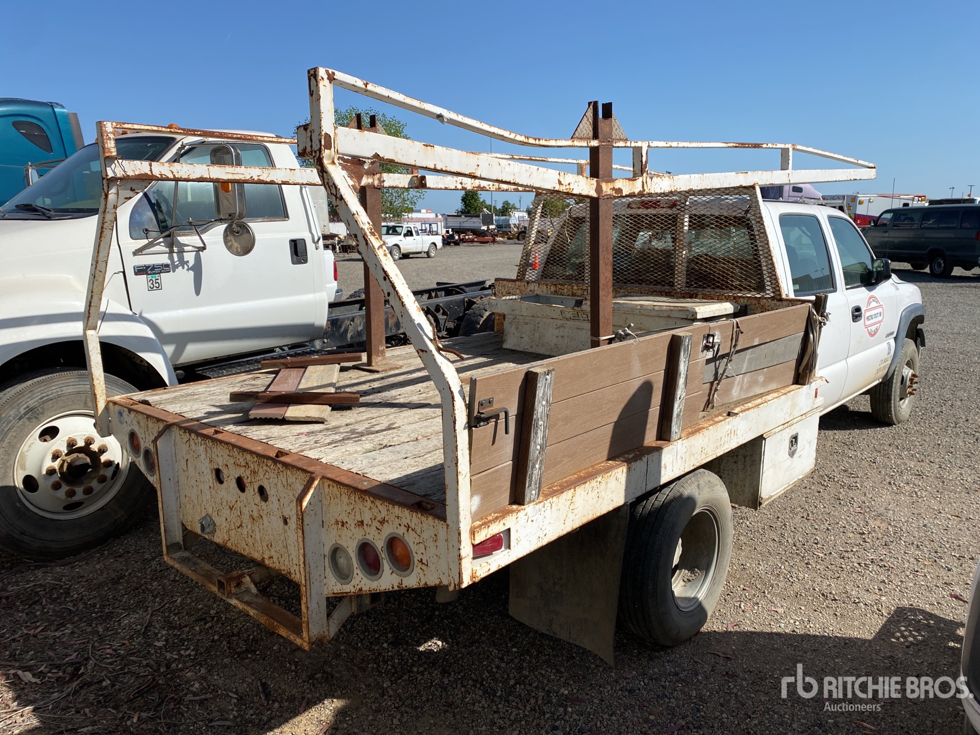 General Appearance with Picture, Right Rear Corner