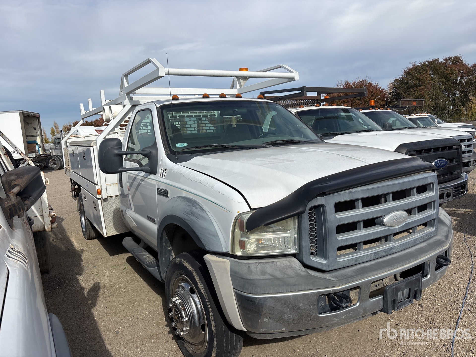 General Appearance with Bild, Ecke vorne rechts