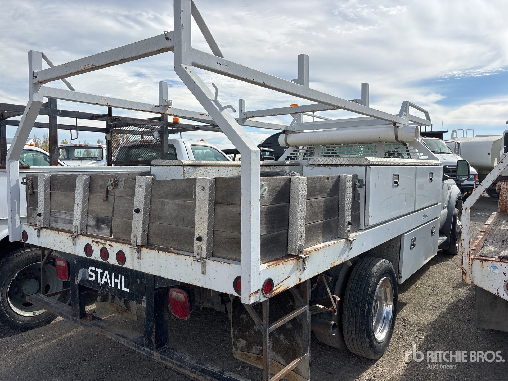 General Appearance with Bild, Ecke hinten rechts