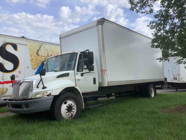 2008 International 4300 SBA 4X2 Van Truck