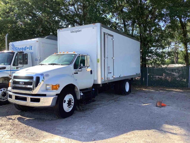 2012 Ford Superduty Van Truck