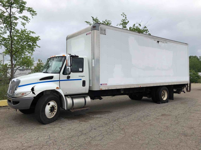2013 International 4300 SBA 4x2 Van Truck