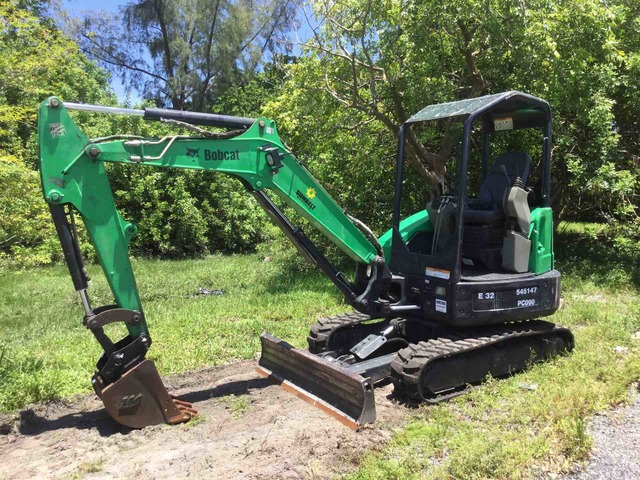 2013 (unverified) Bobcat E32 Mini Excavator