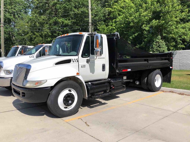 2005 International 4300 4x2 S/A Dump Truck 2005 International 4300 4x2 S/A Dump Truck