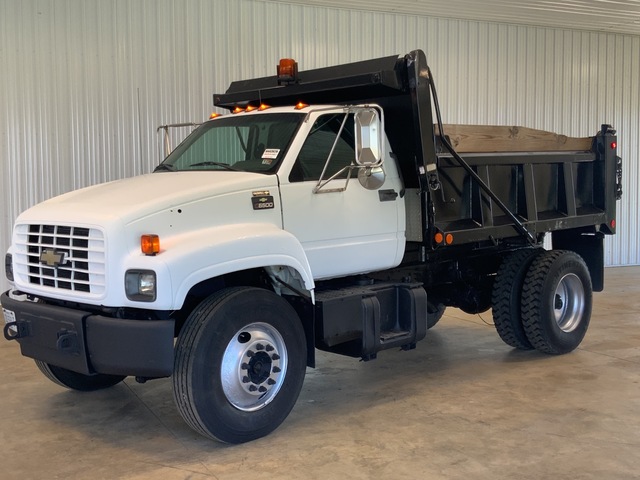 2002 Chevrolet C6500 4x2 S/A Dump Truck 2002 Chevrolet C6500 4x2 S/A Dump Truck