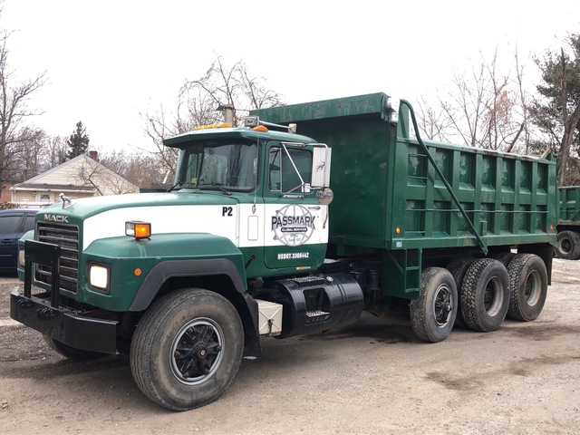 1995 Mack 8x4 Tri/A Dump Truck 1995 Mack 8x4 Tri/A Dump Truck