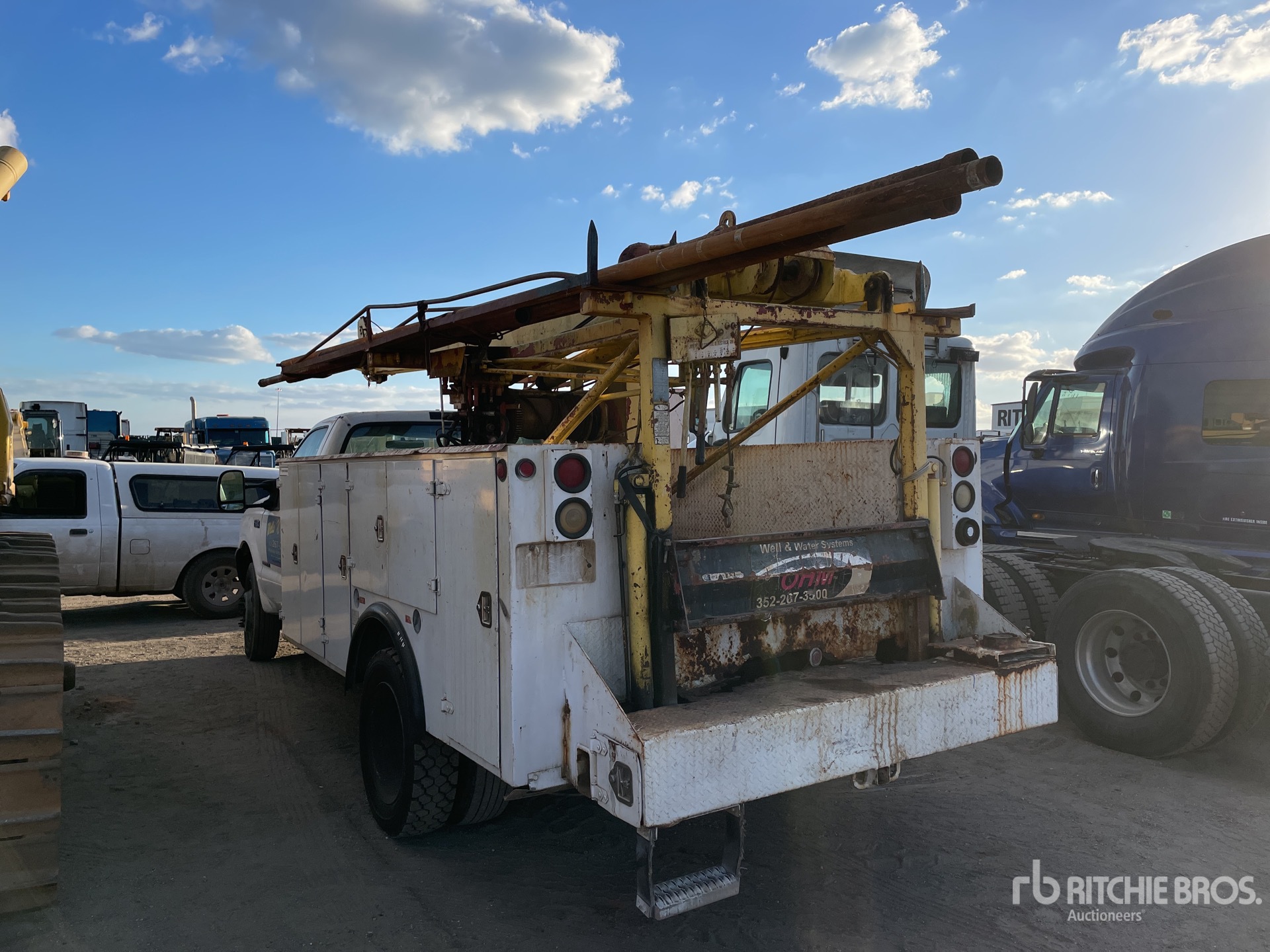 General Appearance with Foto, angolo posteriore sinistro