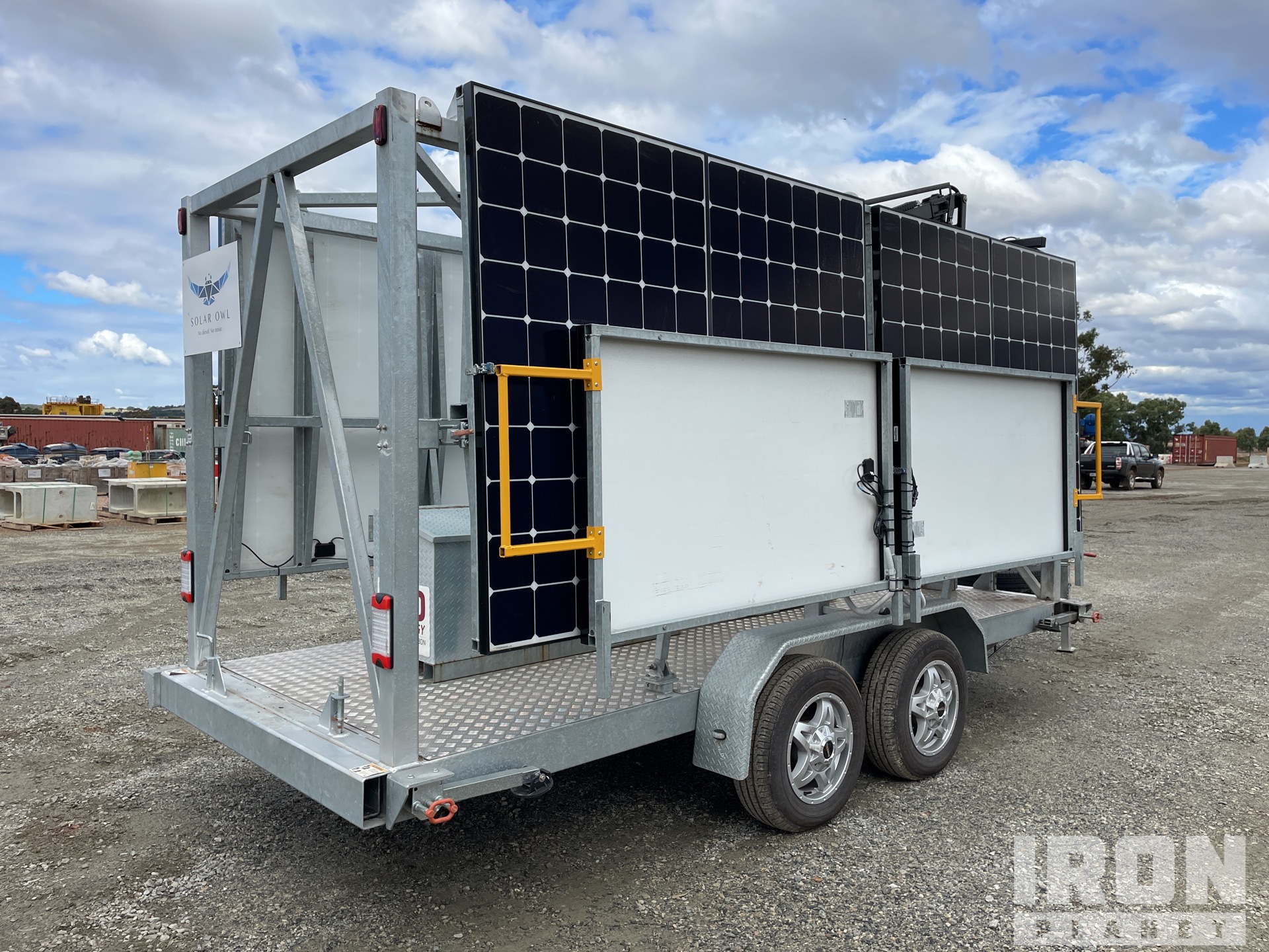 General Appearance with Bild, Ecke hinten links