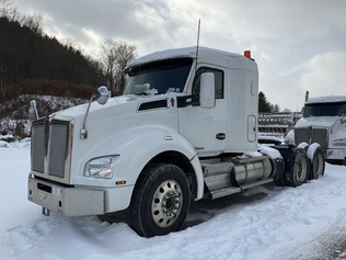 2021 Kenworth T880 6x4 T/A Sleeper Truck Tractor